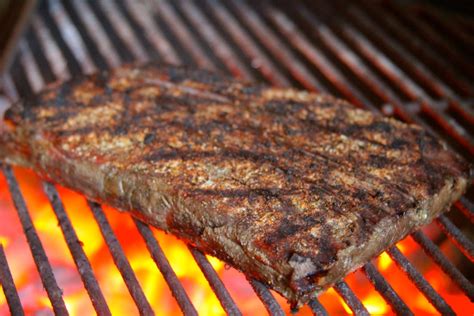 how to grill flank steak on gas grill